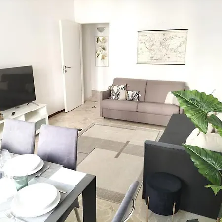 Borgo 90 House *